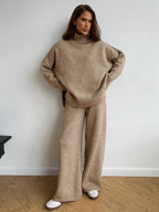 Élise ensemble maille taupe – photo fournisseur